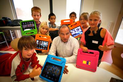 Bestuur iPad-school Maurice de Hond failliet verklaard