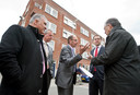 Stoffel Boot in 2013 in gesprek met toenmalig minister Lodewijk Asscher (rode stropdas), burgemeester Ahmed Aboutaleb (r), wethouder Hamit Karakus (l) en topambtenaar voor Rotterdam-Zuid Marco Pastors (rechts van Karakus).