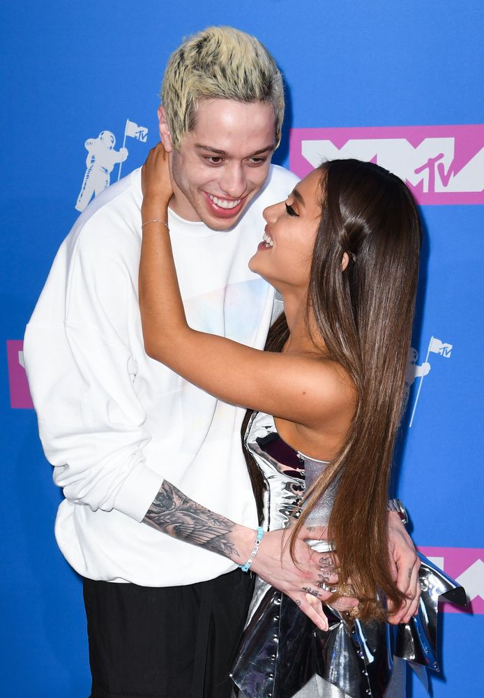 Pete Davidson en Ariana Grande op de MTV Video Music Awards 2018.