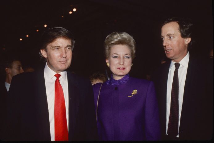 Een oude foto van Donald Trump met zijn zus Maryanne en zijn broer Robert.