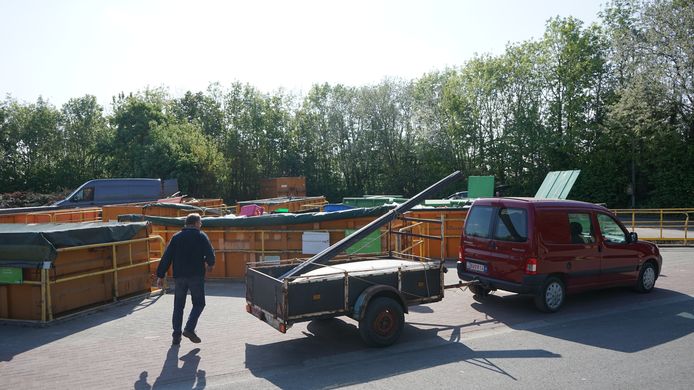 Inwoners kunnen nog tot en met zaterdag afval kwijt op het recyclagepark. Daarna sluit het voor een hele tijd de deuren.