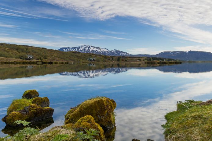Het meer Þingvallavatn in IJsland.