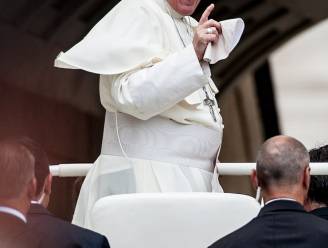 Paus Franciscus voert eerste wissel door in de curie