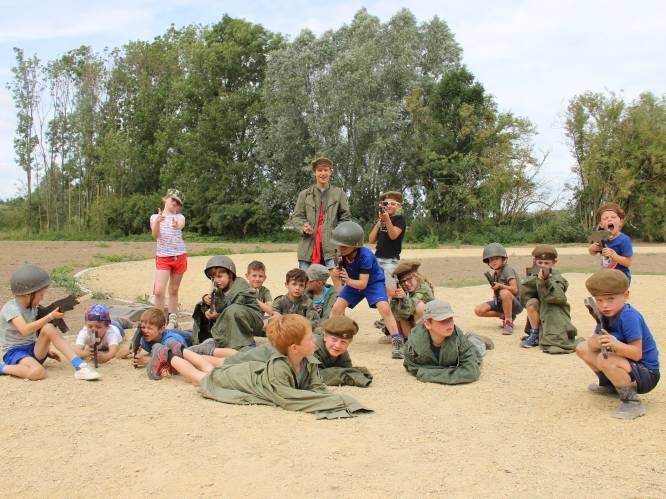 Zes- tot achtjarigen leven zich uit op legerkamp aan de Donk