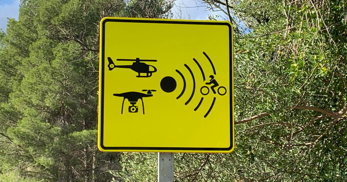 If you see this mysterious road sign in Spain you need to be careful |  outside