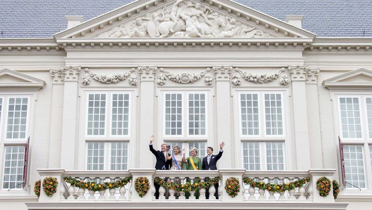 De koninklijke familie op het bordes van paleis Noordeinde tijdens Prinsjesdag. Beeld Jerry Lampen / ANP