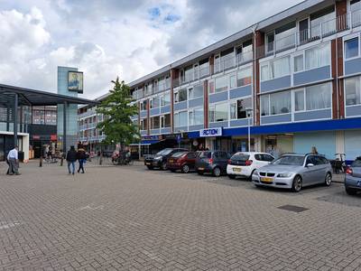 Vrouw in elkaar geslagen op Van Goghplein in Almelo, getuigen melden zich: ‘Het was kort, maar hefti