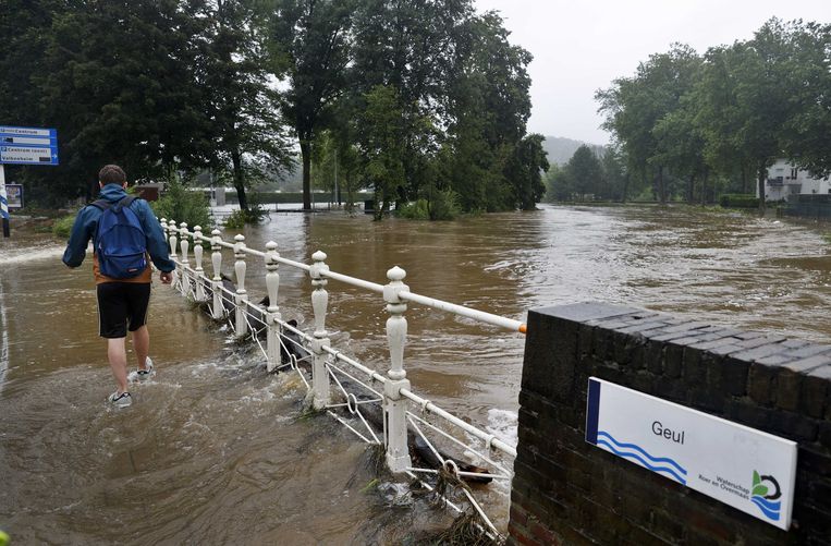 Van Rustig Straatje Naar Kolkende Watermassa In Nog Geen Half Uur Het Water Kwam En Bleef Maar Komen Trouw