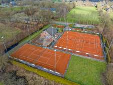 Tennisclub Westerhaar vreest voor voortbestaan, door toedoen van de gemeente: ‘Dit valt ons rauw op het dak’