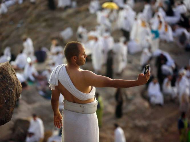 IN BEELD: 2,4 miljoen moslims verzamelen voor hoogtepunt van bedevaart naar Mekka
