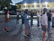 Experiment in Indonesië: school begint om 05.30 uur, ‘goed voor de discipline’