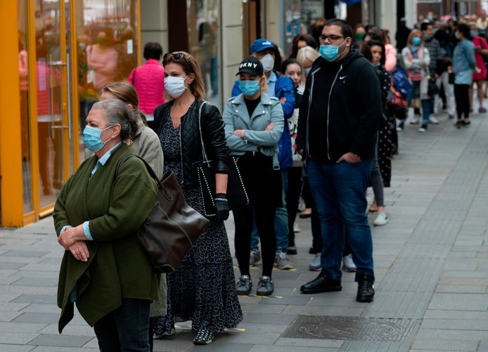 Mondmaskers zijn verplicht om te gaan winkelen in Oostenrijk.