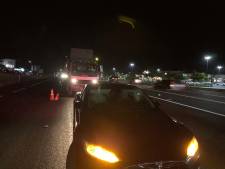 Tesla blokkeert compleet op snelweg: ‘Dit kan iedereen met elektrische auto overkomen’