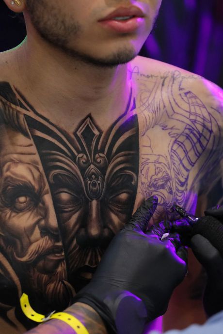 Les personnes tatouées plus souvent victimes de cancers lymphatiques? Des chercheurs sonnent l’alarme