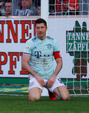 Robert Lewandowski kreeg in de blessuretijd een enorme kans om Bayern aan de zege te helpen. Hij kopte naast.