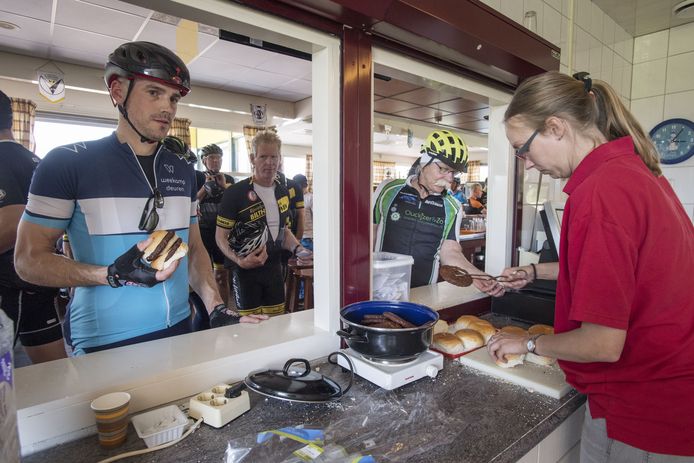 Een broodje hamburger gaat er wel in.