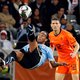 Boulahrouz debuteert op tv en neemt agressieve voetballers onder handen