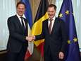 “Zelfs hun vlag correct hangen lukt niet”: Nederlandse vlag op z'n kop tijdens bezoek Rutte aan premier De Croo