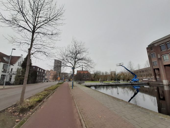 De kop van het Eindhovensch Kanaal in Eindhoven is een van de gebieden waar de gemeente hoogbouw zou willen toestaan. De buurt verzet zich daar tegen.