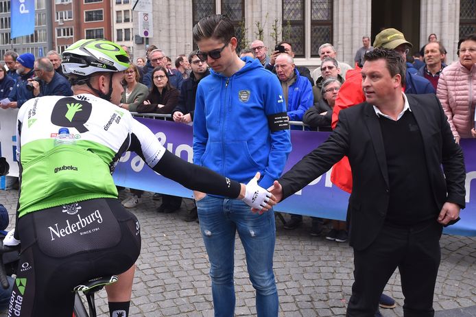 Wout van Aert met manager Jef Van den Bosch.