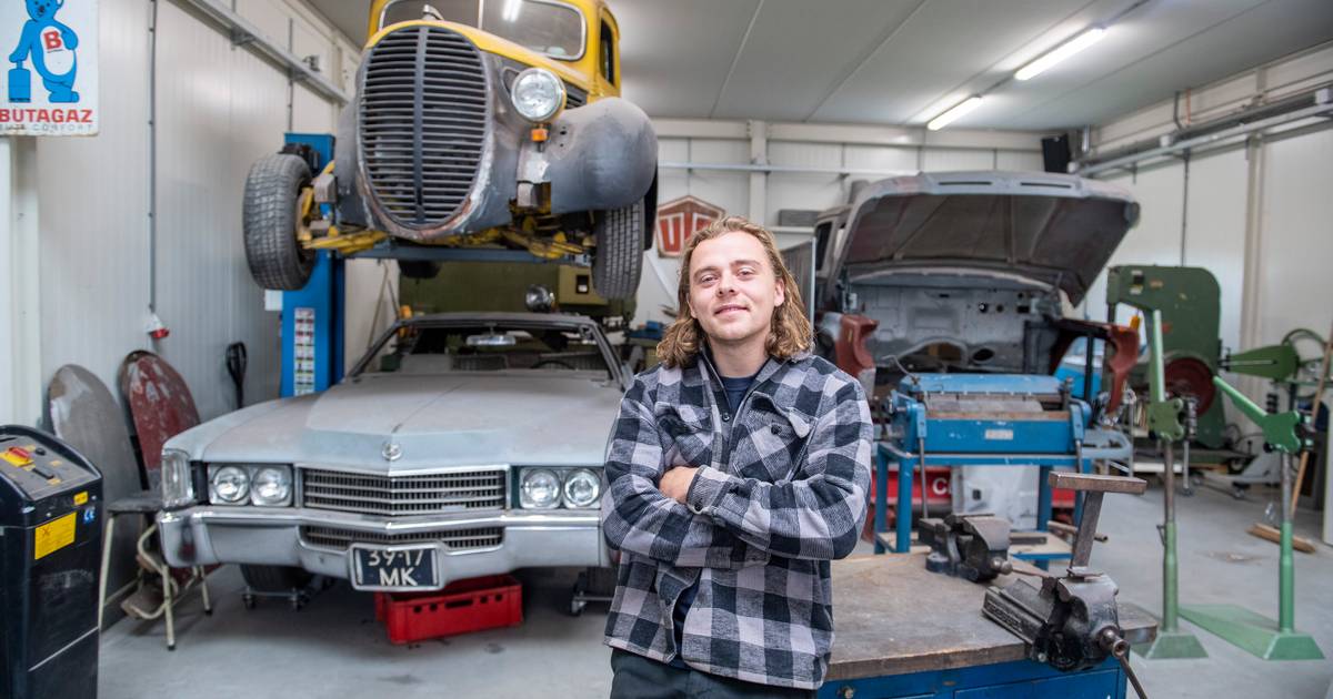 Deventenaar Joeri (25) knapt in Wesepe peperdure auto's op: 'Sommige zijn miljoenen waard' - De Sten
