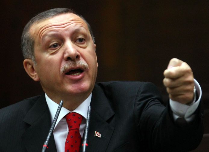 "Ze hebben gezegd dat ze niet in Manbij zouden blijven. Dus, waarom blijven jullie?", aldus de Turkse president Erdogan.