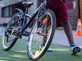 Gemeente kiest voor duidelijkere aanduiding fietspad in Kalkenstraat
