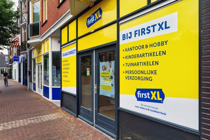 De First XL. Inmiddels is de bestickering fors aangepast.