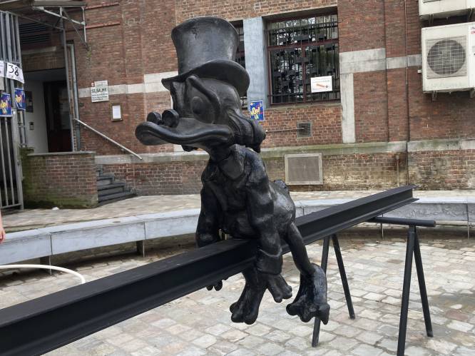 Nieuw standbeeld op heringerichte Sint-Katelijneplein: “Niet enkel humoristisch bedoeld”