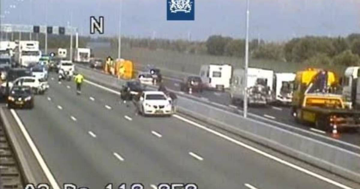 twee ongelukken op a2 bij zaltbommel flinke vertraging in beide richtingen rivierenland gelderlander nl