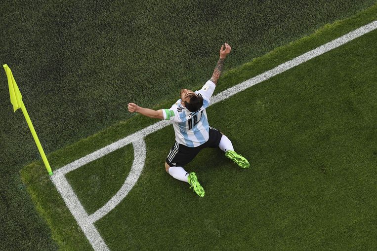 Lionel Messi viert zijn doelpunt. Beeld AFP