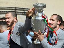 Zelfs na het EK zijn Chiellini en Bonucci onafscheidelijk: samen op vakantie op Sardinië