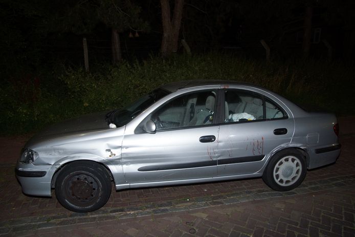 Een man is zondagavond rond 23.30 uur zwaargewond aangetroffen in zijn auto op de A59 bij Waalwijk.