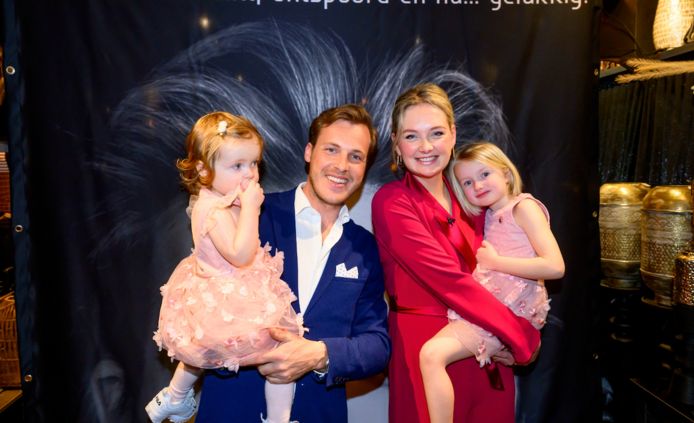 Maxime Meiland met Leroy en dochters Claire en Vivé.