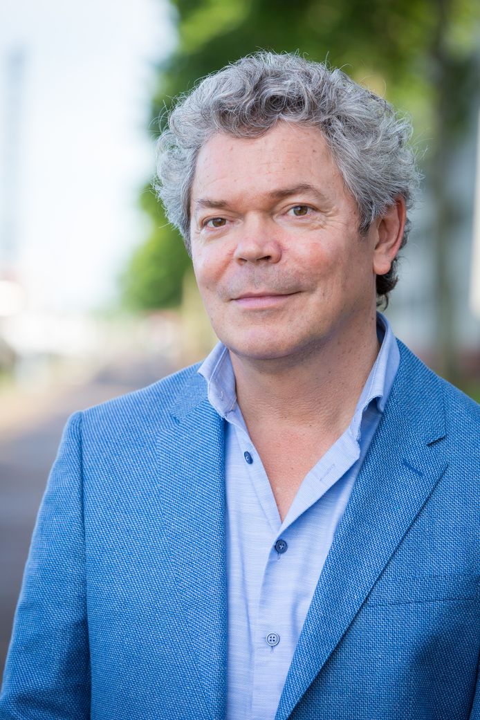 Coen Verbraak kijkt in de ziel van onze premiers Show AD.nl