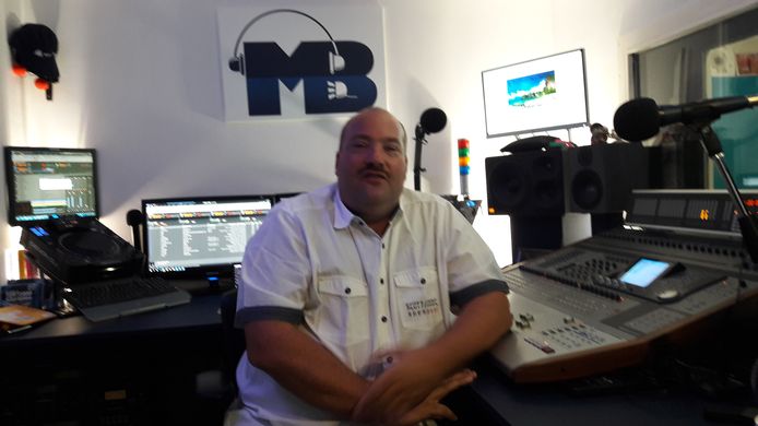 Michiel Bouwmeester in zijn professioneel ingerichte studio aan de Wilhelminalaan.