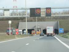 Ongeval met vrachtwagen: 20 minuten file op Antwerpse Ring richting haven vanaf knooppunt Beveren