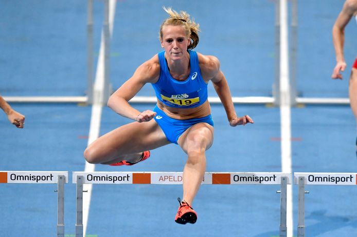 Meerkampster Anouk Vetter aan de start van 15e editie ...