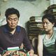‘Parasite’ is een ietwat overhypet curiosum dat het midden houdt tussen een beklemmende thriller en een gitzwarte satire