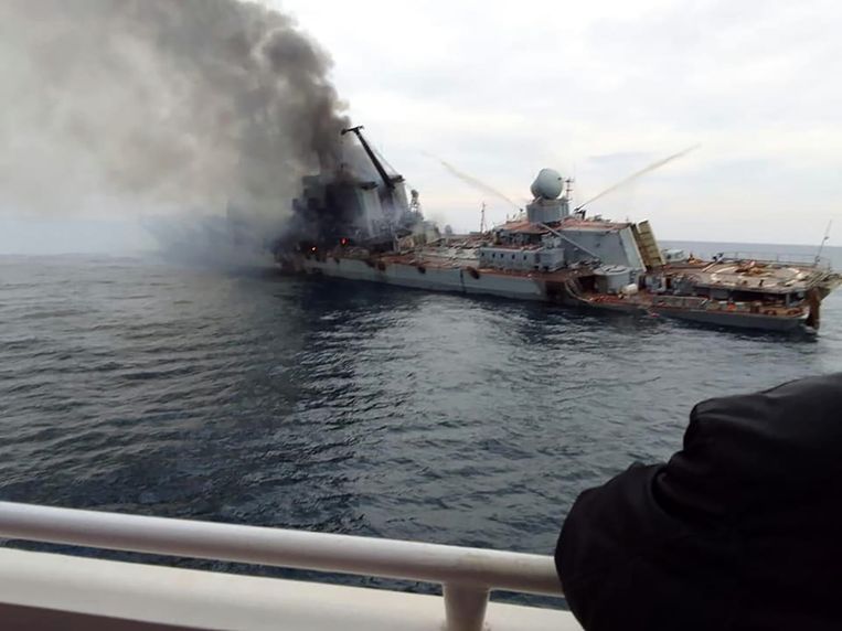 Het Russische vlaggenschip Moskva zonk vorige week in de Zwarte Zee, vermoedelijk nadat het was getroffen door Oekraïense raketten.  Beeld SM