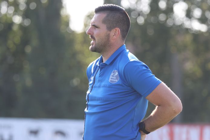 Kenny Wittesaele dirigeerde zijn ploeg ondanks een slechte start nog naar de negende plaats in derde provinciale A.