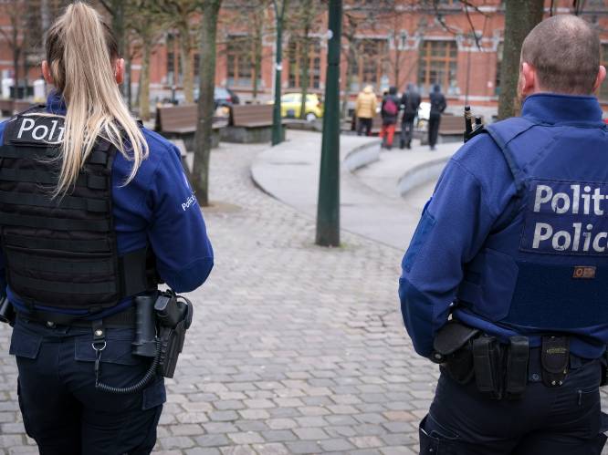 18 verdachten opgepakt, 120.000 euro cash en 2,2 kilo in beslag genomen: stopt drugshandel in Navezwijk nu eindelijk?
