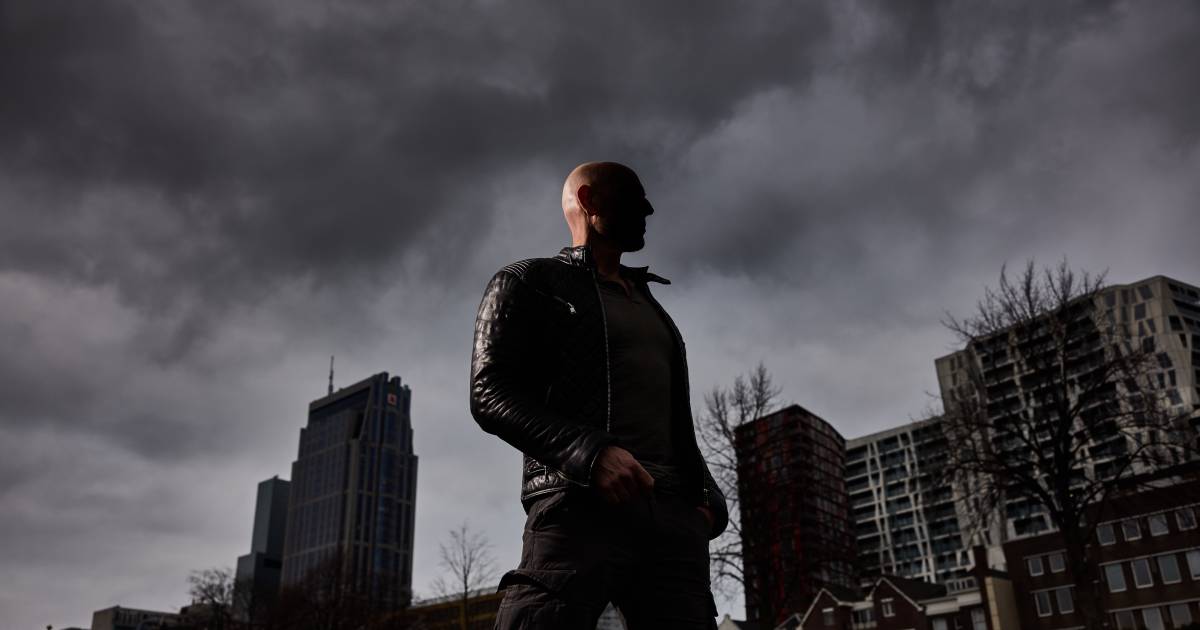 Helden bestaan nog! Jeroen (53) voorkwam in @rotterdam door zeer accuraat ingrijpen met gevaar voor eigen leven wellicht een moord.