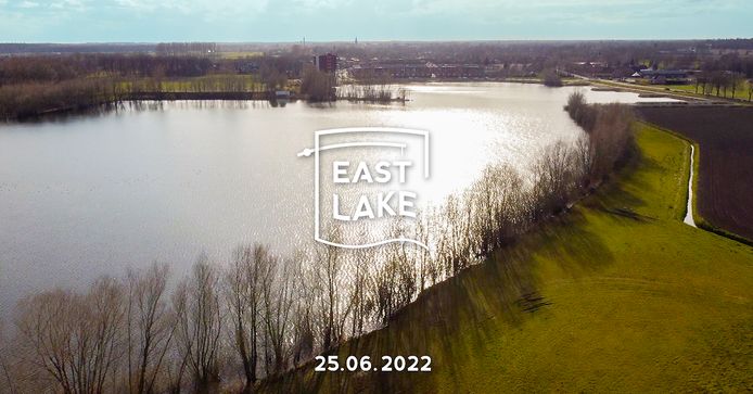 Een banner van Eastlake.