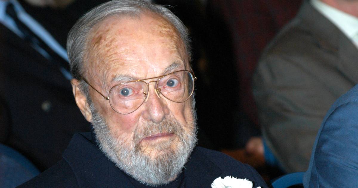 Bernhards NSDAP-Mitgliedsausweis in seinem eigenen Archiv gefunden: „Er hat bis zum Schluss gelogen“ |  Zeigen