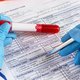 Een coronatest gedaan? Dit gebeurt er met je gegevens en DNA