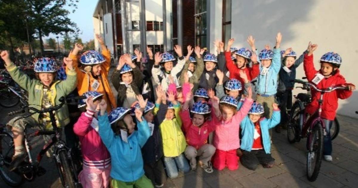 In Goede Aarde Vallen Fietshelmen vallen in goede aarde | Deventer | destentor.nl