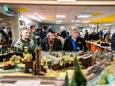 Bezoekers genieten en doen inspiratie op bij de grote modelspoorbaan van NSN in Elst.