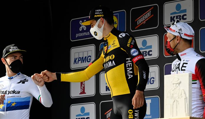 Giacomo Nizzolo, Wout van Aert en Matteo Trentin.
