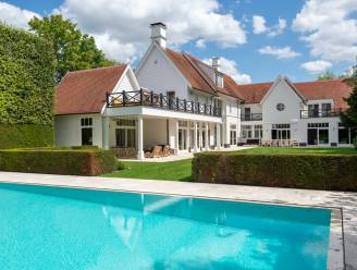 Van 9,5 naar 11 miljoen euro: deze Knokse villa komt na twee jaar opnieuw op de markt en kost plots 1,5 miljoen meer
